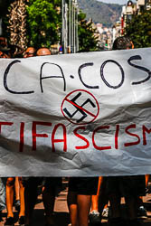 Concentració antifeixista contra la mobilització de Democràcia Nacional a Gràcia 