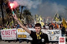 Les millors fotos de la setmana de Nació Digital Manifestació de taxistes contra els «serveis pirata».Foto: Adrià Costa 