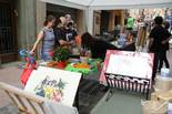 Festes del barri dels Caputxins de Vic: botigues al carrer 