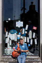 Treballadors en vaga de Movistar ocupen una botiga de l'empresa a Barcelona 