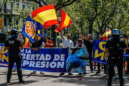 Les millors fotos de la setmana de Nació Digital <a href='http://www.naciodigital.cat/naciofotos/galeria/14792/foto/56894'>L'antifeixisme del barri de Gràcia de Barcelona, encapçalat per la CUP i Unitat Contra el Feixisme i el Racisme (UCFR), han aconseguit contrarestar la concentració convocada aquest dissabte al migdia pel partit espanyolista d'extrema dreta Democràcia Nacional..</a></br> Foto: José M. Gutiérrez