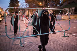 Barricades a la UAB en una nova vaga d'estudiants 