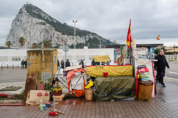 Eleccions andaluses 2015 Campament d'un sense sostre a La Línea de la Concepción, a tocar de la frontera amb Gibraltar.