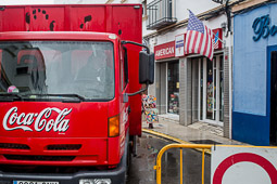 Eleccions andaluses 2015 Un camió de la Coca-Cola davant l'American Store de Rota.