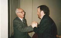 Aquella primera ERC independentista Nit electoral 1992: Colom saluda Marc Aureli Vila, membre fundador d'ERC el 1931.